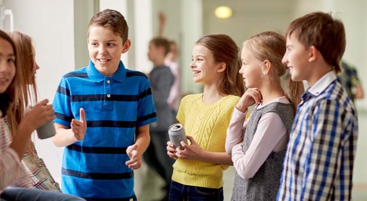 Make friends at summer camp